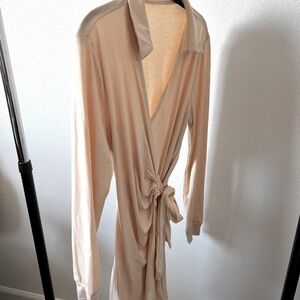 𝅺amazon Women’s Cream Wrap Dress‎ Size Medium